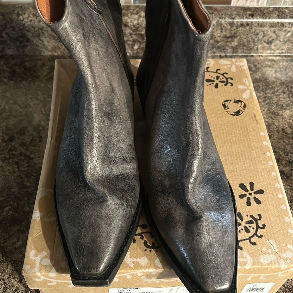 Free People boots - like new